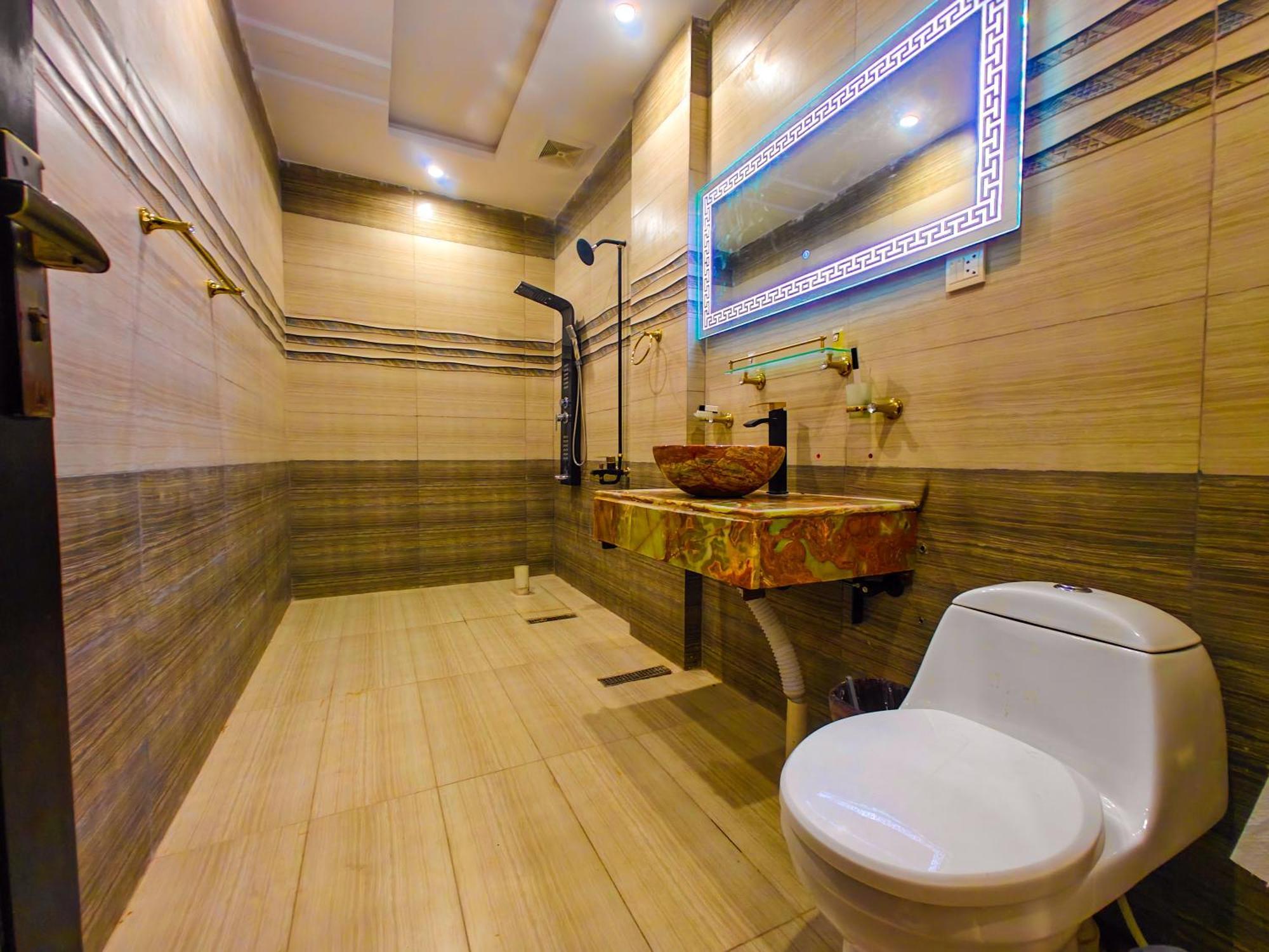 White Forest Hotel Kalam 외부 사진